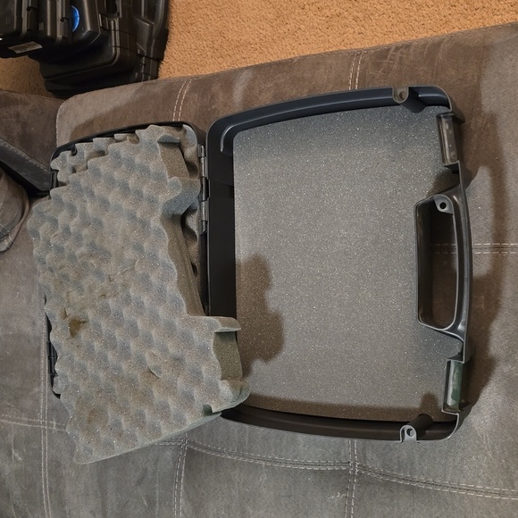 Hard Shell Double Level Firearm Case - Picture 4 of 4
